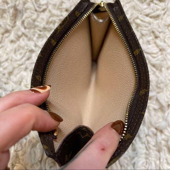 Louis Vuitton Monogram Bucket Pouch 23 - Picture 11 of 12